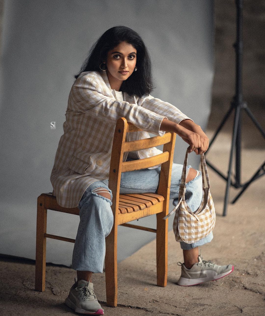 रिंकूचं हे ग्लॅमरस फोटोशुट पाहून तिचे चाहते तिच्यावर फिदा होताना दिसत आहेत.