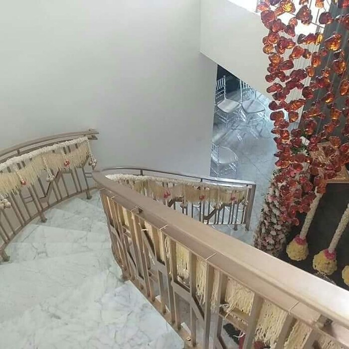 दोन एकरमध्ये तयार केलेल्या या घराची किंमत जवळपास 20 कोटी रुपये असल्याचं म्हटलं जात आहे. गेली कित्येक वर्ष यश भाड्याच्या घरात राहात होता. मात्र KGF मुळे त्याला त्याच्या स्वप्नातलं घर खरेदी करता आलं.