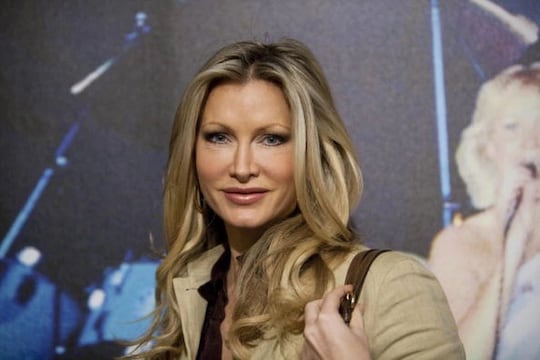 'पतीला सेक्ससाठी कधीही नकार देऊ नका', मॉडेलच्या सल्ल्यानंतर गदारोळ