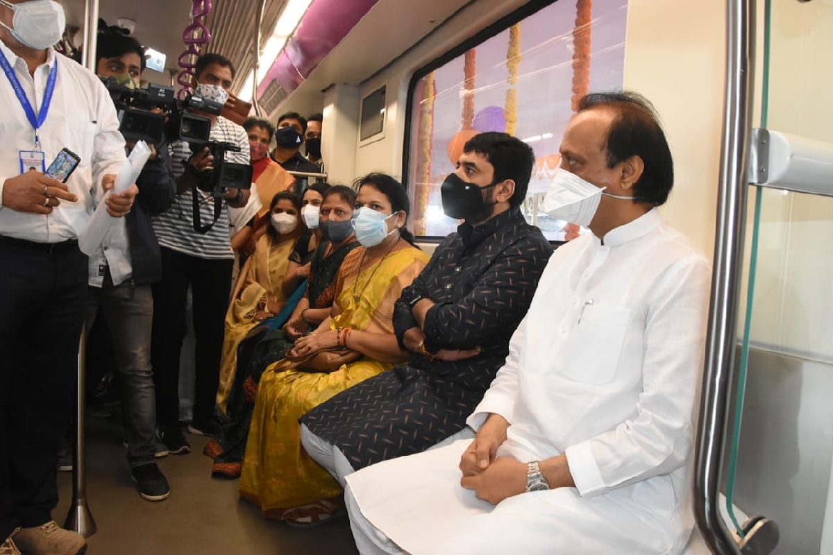 पुण्यात मेट्रोचे जाळे वाढवणार, लवकरच मेट्रोच्या आत बसून मोठा कार्यक्रम घेऊ; अजित पवारांचं मेट्रो चाचणीच्या कार्यक्रमावेळी वक्तव्य