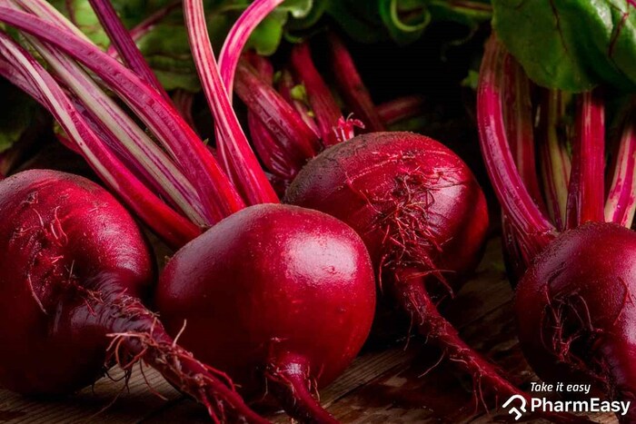 बीटामध्ये गोयट्रोजन्स (Goitrogens)नावाचा पदार्थ असतो. ज्यामुळे थायरॉईड हार्मोन जास्त प्रमाणात बनत नाहीत. त्यामुळे ज्यांच्या शरीरामध्ये थायरॉइड ग्रंथी अति सक्रिय झालेल्या आहेत. त्यांनीच कोशिंबीरमध्ये बीटाचा वापर करावा.