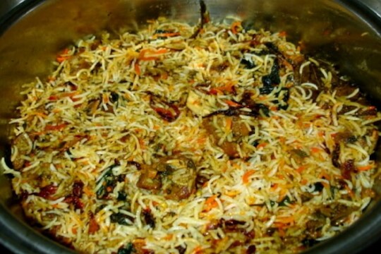5 पैशांचं नाणं देऊन फ्रीमध्ये बिर्याणी खाण्याची दिली ऑफर, पण मालकाचा अंदाज चुकला आणि...