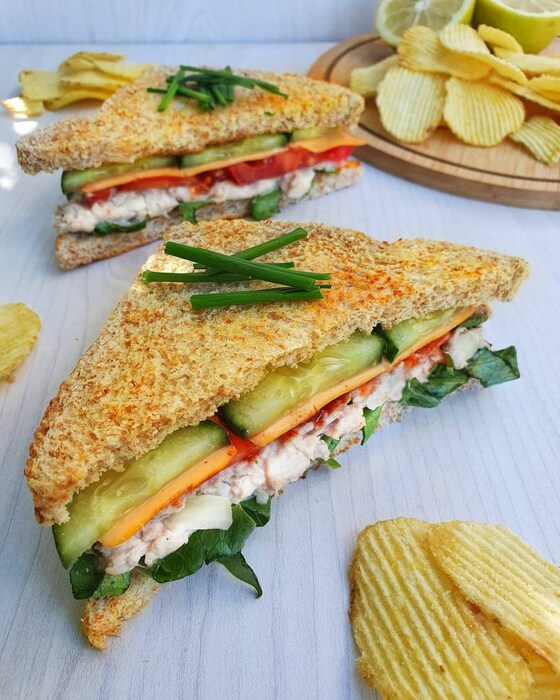 ब्राऊन ब्रेड सँडविच: आपण आपल्या नाश्त्यात व्हाइट ऐवजी ब्राऊन ब्रेड सँडविच खाल्लं तर फायदा होईल. हे सँडविच बनवण्यासाठी आपण बर्‍याच प्रकारच्या हिरव्या भाज्यांचा वापर करू शकता.