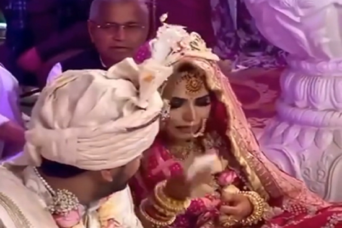 लग्न लागता लागता निघाला नवरीचा मेकअप; पाहताच नवऱ्याने मग काय केलं पाहा VIDEO