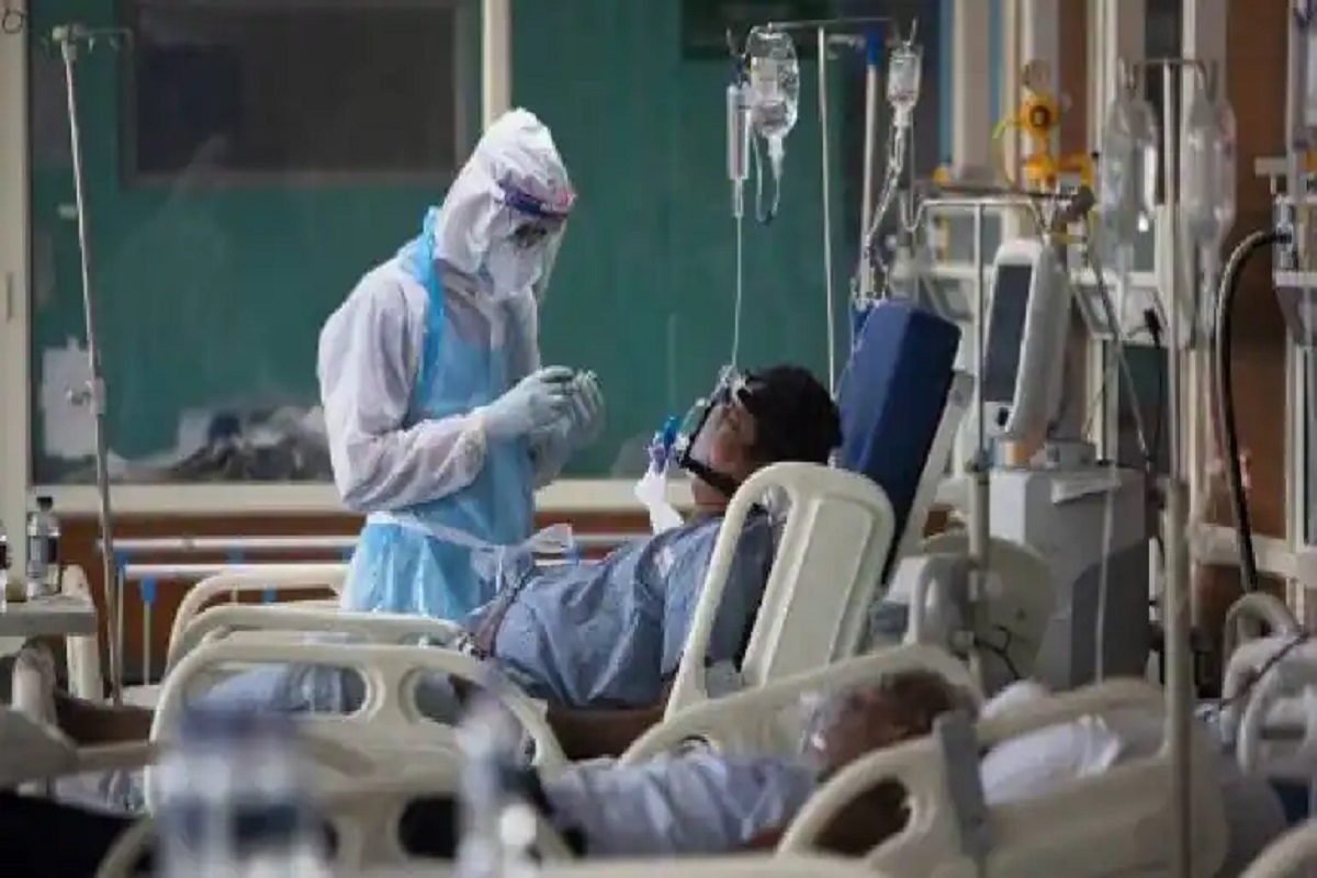 कोरोनानंतर जगातील दुर्मिळ आजाराची लागण; खोकल्याची ढास लागली तर 200 ते 300 मिली जातं रक्त