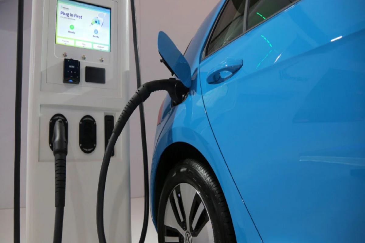 E-Vehicle ही स्क्रॅप होणार, जाणून घ्या किती वर्ष चालवता येणार Electric वाहनं