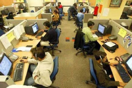 कोरोना काळात आपल्या कर्मचाऱ्यांसाठी या कंपनीचं मोठं पाउल, 1 लाखांच्या बंपर बोनसची घोषणा