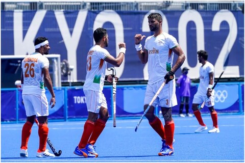 Tokyo Olympics: भारतीय पुरुष हॉकी टीमने तिसरा विजय मिळवला आहे. भारतीय संघाने 2016 रिओ ऑलिम्पिकमधील गोल्ड मेडलिस्ट अर्जेंटिनाच्या संघाचा 3-1 ने पराभाव केला आहे.
