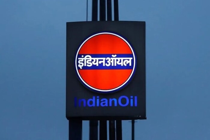  काय आहे Indian Oil ची ऑफर- इंडियन ऑइलच्या रिटेल आउटलेट्सवर डिझेल भरुन तुम्ही 2 कोटी पर्यंत रक्कम जिंकू शकता. ही ऑफर जिंकण्यासाठी ऑफर अशी आहे की सिंगल बिलमध्ये कमीत कमी 25 लीटर डिझेल भरावं लागेल. 