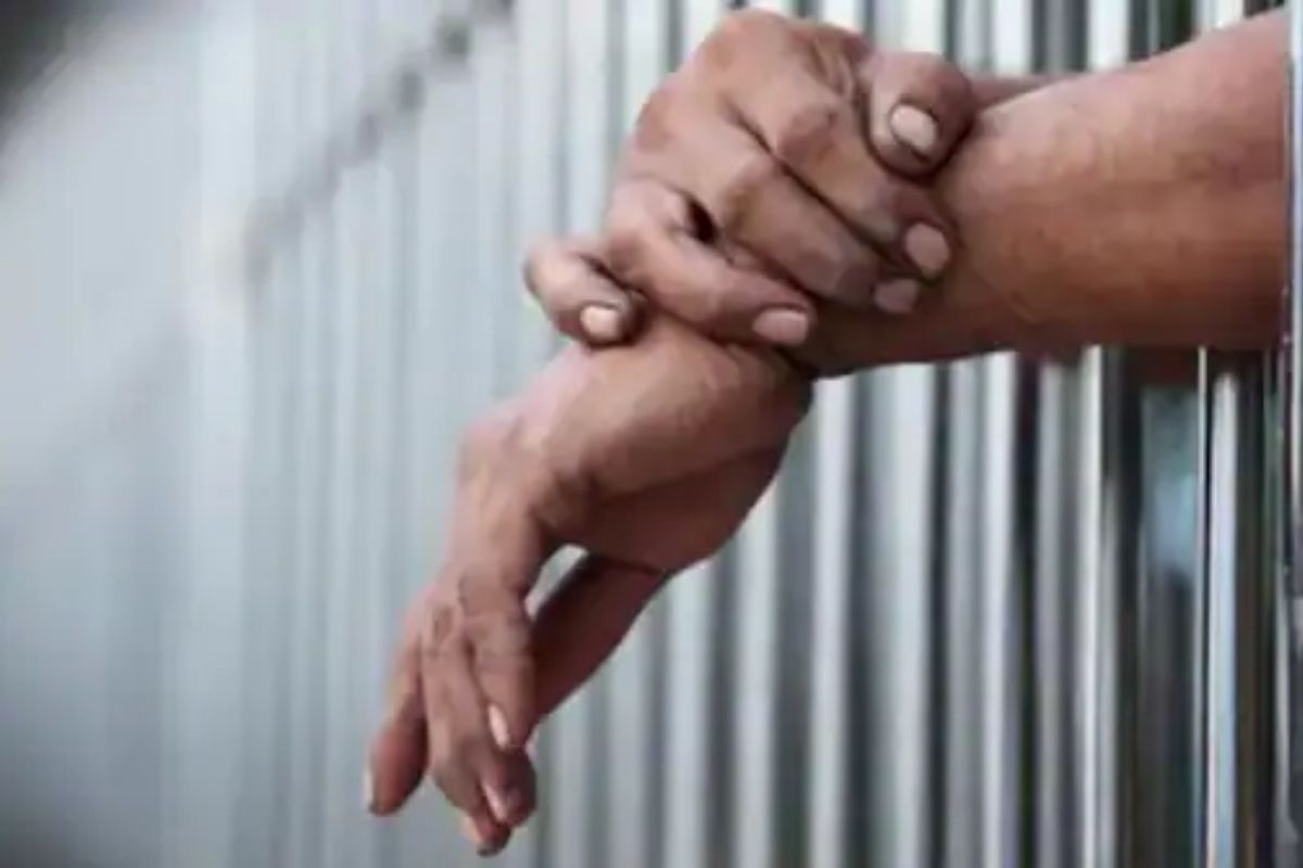 उस्मानाबादचा दरोडेखोर नाशकात जाऊन बनला गजरा विक्रेता; कळंबमधील हत्येचा आरोपी गजाआड