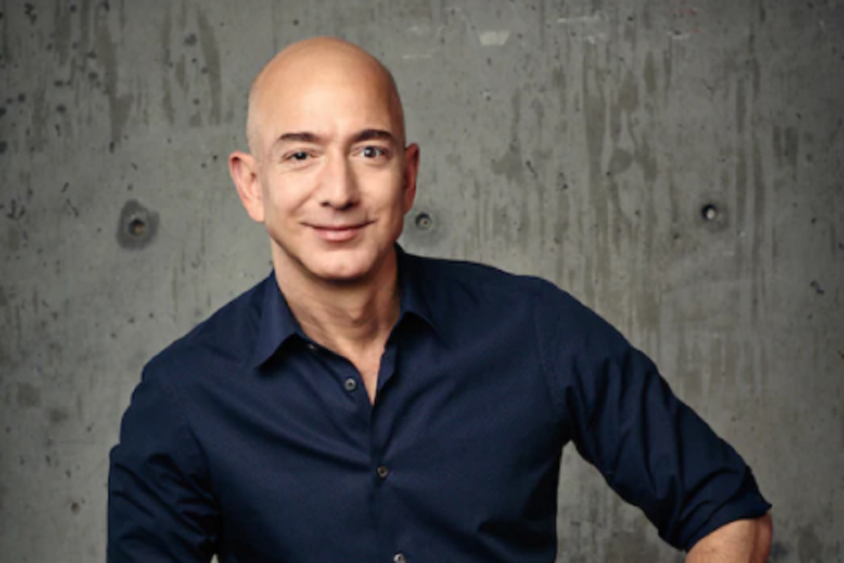 छोट्याशा गॅरेजपासून ते जगातल्या टॉपच्या Amazon कंपनीपर्यंत, जाणून घ्या Jeff Bezos यांचा कसा होता आतापर्यंतचा प्रवास