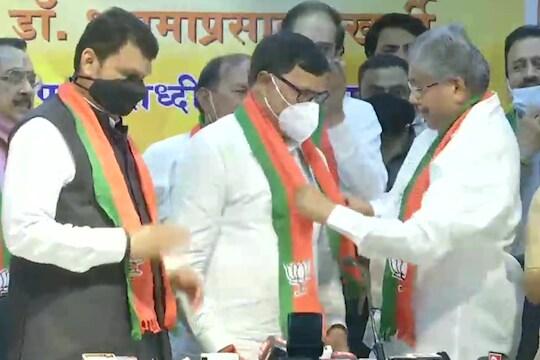 माजी राज्यमंत्री कृपाशंकर सिंग यांचा भाजपमध्ये प्रवेश