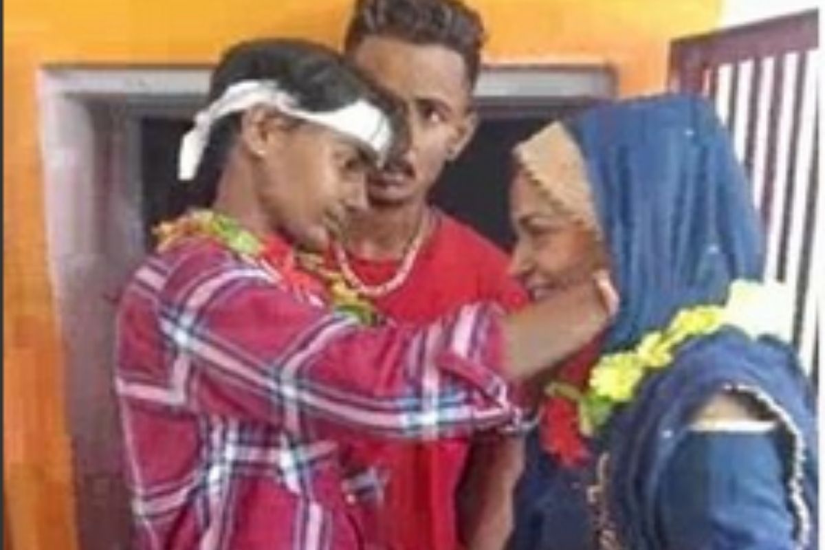 सोशल मीडियावरुन मुलीच्या लग्नाची मिळाली बातमी; VIDEO पाहून आई-बाबा हादरलेच!