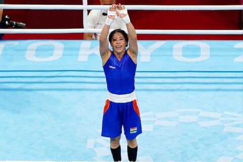 सहा वेळची वर्ल्ड चॅम्पियन एमसी मेरीकोमने (MC Mary Com) टोकयो ऑलिम्पिकच्या (Tokyo Olympics 2020) आपल्या फ्लायवेट (51 किलो) प्री क्वार्टर फायनल मॅचवर प्रश्न उपस्थित केले आहेत. 