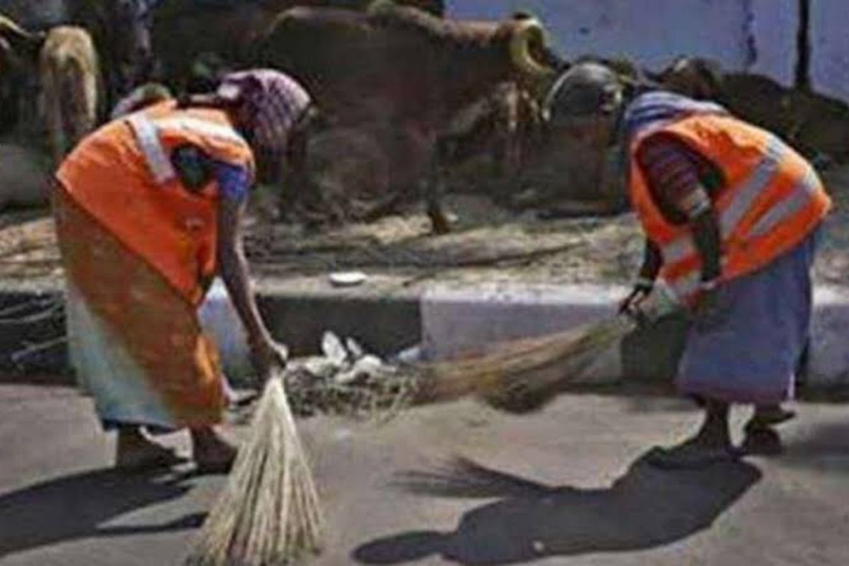 तब्बल 23 वर्षांनंतर मुंबईतील सफाई कर्मचाऱ्यांना मिळाला न्याय