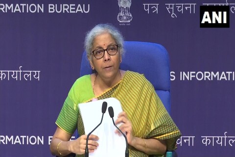 कोरोनामुळे रोजगारावरील संकट पाहता, मनरेगाचे यंदाचे बजेट 60 हजार कोटी रुपयांवरून एक लाख कोटी रुपये करण्यात आले आहे, शिवाय नोकरी गमावणाऱ्यांच्या पीएफ संदर्भात एक महत्त्वाचे अपडेट अर्थमंत्री निर्मला सीतारामन यांनी दिले आहे...