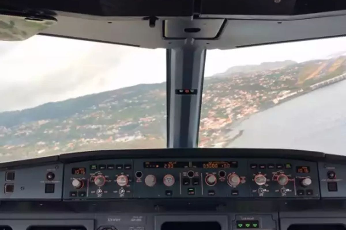 जगातील तिसऱ्या सर्वात धोकादायक एअरपोर्टवर लँडिंग; VIDEO पाहताना अंगावर काटा उभा राहील