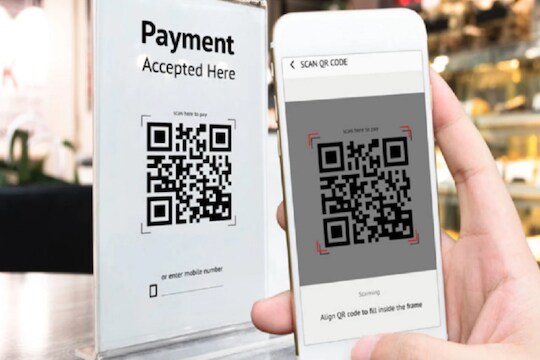 Online पेमेंट करताना QR कोडचा वापर करत असल्यास सावधान, अशी होतेय फसवणूक