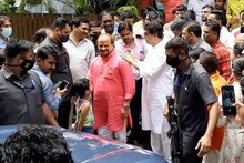 'ऑटोग्राफ प्लीज' राज ठाकरेंनी पुरवला चिमुरड्या फॅनचा बालहट्ट!
