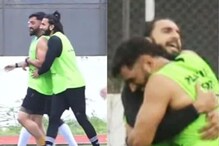 VIDEO: रणवीर सिंहनं घेतली माहीची गळाभेट, मैदानात दिसलं दोघांचं special bonding VIDEO: रणवीर सिंहनं घेतली माहीची गळाभेट, मैदानात दिसलं दोघांचं special bonding