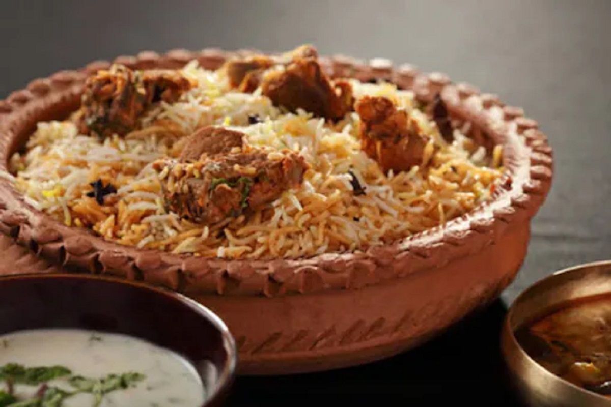 साधा भात शिजवतानाच गोऱ्यांना फुटला घाम; ब्रिटिश म्हणतात, 'Indian food बनवणं सोपं नाही बाबा!'