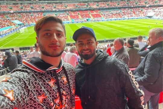 ऋषभ पंतला Euro कप पडला महागात! वाचा, टीम इंडियातील कोरोना शिरकावाची Inside Story