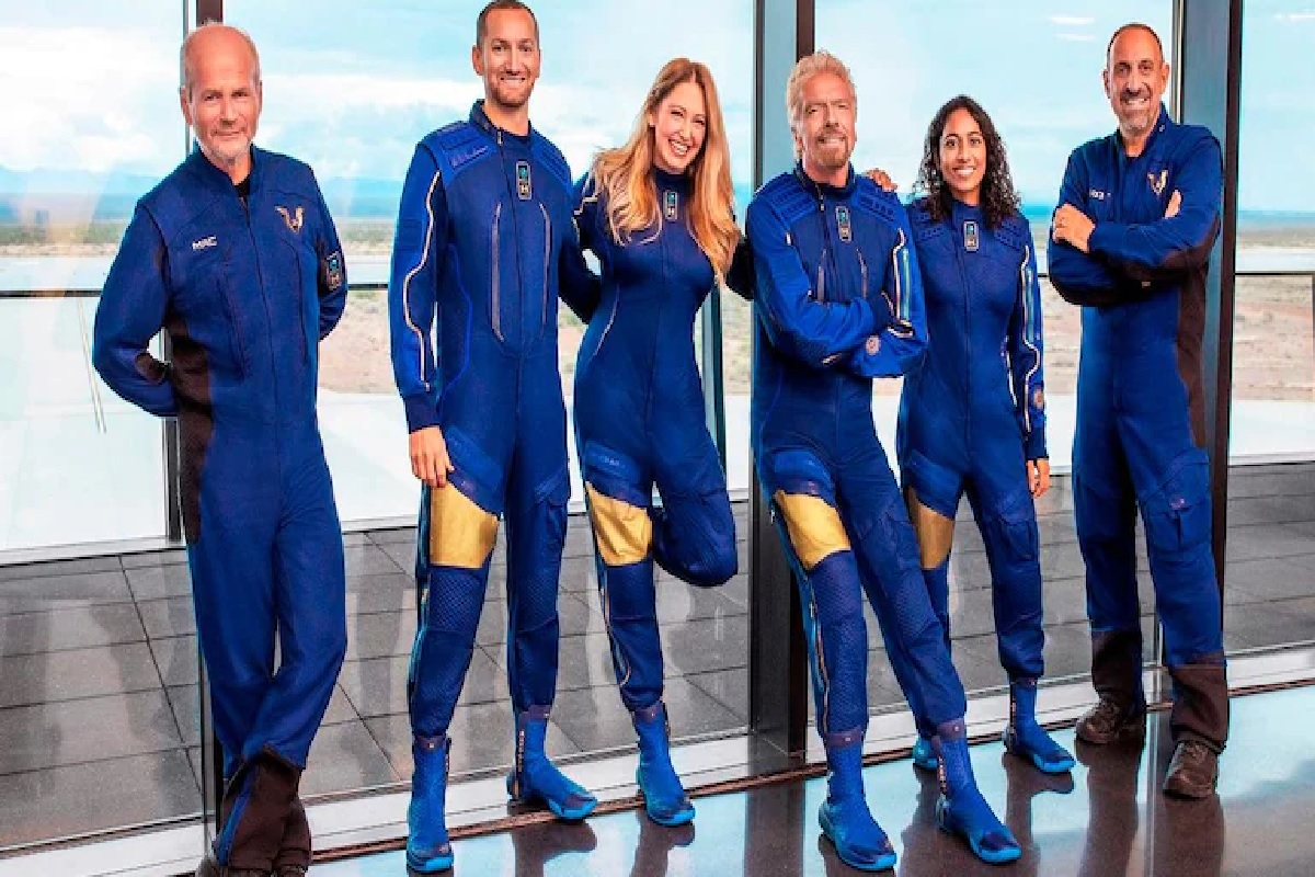 Dreams come true: रिचर्ड ब्रॅन्सन झेपावले अंतराळात, टीममध्ये भारताच्या सिरिशाचाही सहभाग, सर्वांसाठी अंतराळ सफरीच्या स्वप्नाचा प्रवास सुरू