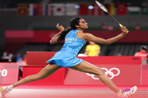 भारताची अव्वल बॅडमिंटनपटू पी.व्ही. सिंधूनं (PV Sindhu) टोकयो ऑलिम्पिकमध्ये (Tokyo Olympics 2020) सेमी फायनलमध्ये प्रवेश केला आहे. 
