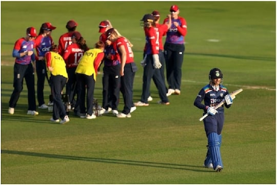 IND vs ENG : टीम इंडियाच्या कामगिरीवर कोच नाराज, मोठ्या बदलाचा दिला इशारा