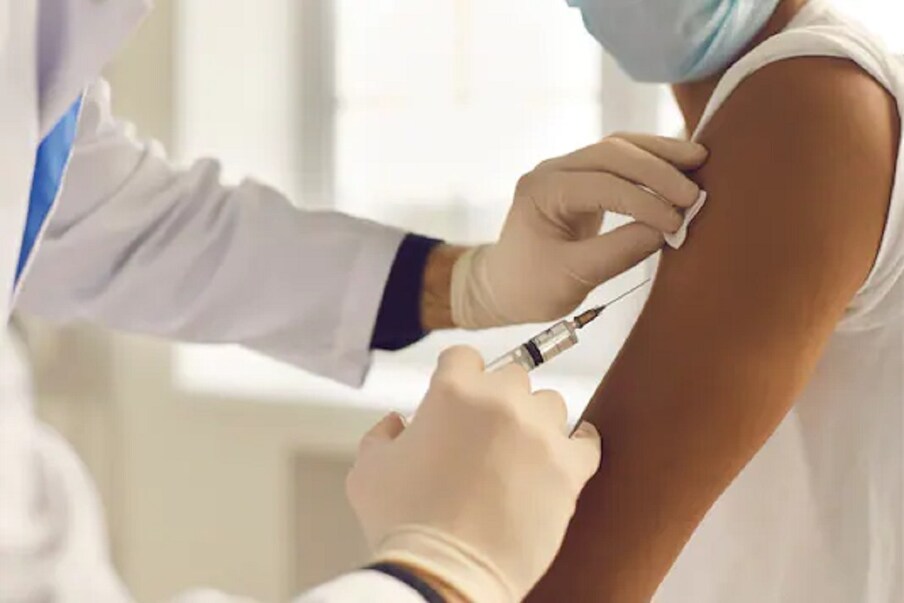 अमेरिकेतील वॉशिंग्टनमध्ये (Washington) तरुणांना लसीकरणासाठी (Youth Vaccination) महागडे गिफ्ट्स दिले जात आहेत. वॉशिंग्टनचे महापौर म्यूरियल बाउजर यांनी लस घेण्यासाठी तरुणांसाठी खास ऑफर दिली आहे. 