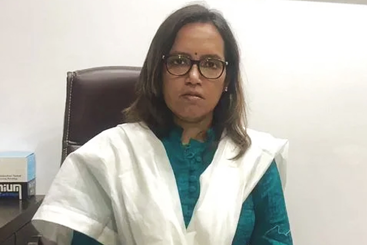 BREAKING : वर्षा गायकवाड अपघातातून थोडक्यात बचावल्या, कारला टेम्पोची धडक