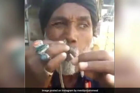 Shocking Viral Video : साप नाकात घालून तोंडातून काढला बाहेर, अंगावर काटा उभा राहील