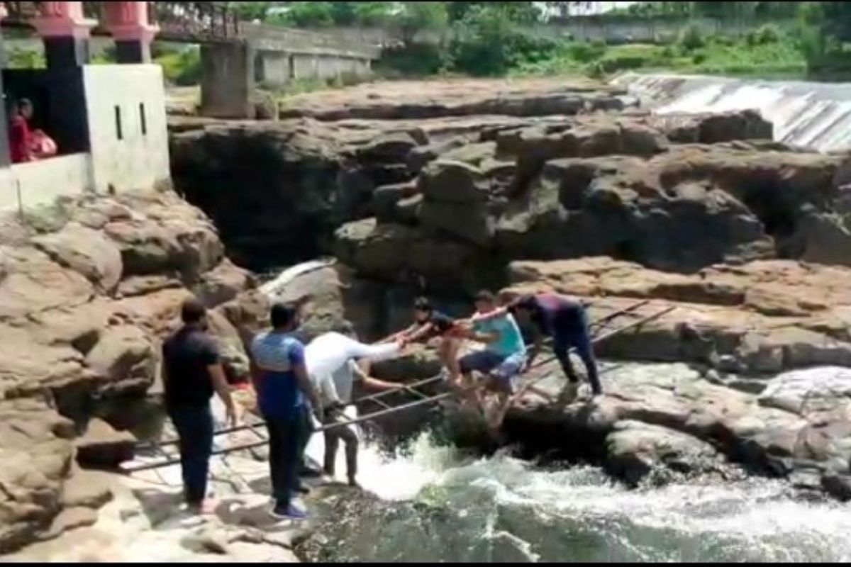 बंदी असतानाही पुणे जिल्ह्यातील पर्यटन स्थळांवर मोठी गर्दी; गेल्या आठ दिवसात चौघांचा बुडून मृत्यू