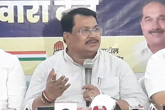 LIVE: पूरग्रस्तांना 100 टक्के दिलासा देणारा निर्णय घेणार- विजय वडेट्टीवार