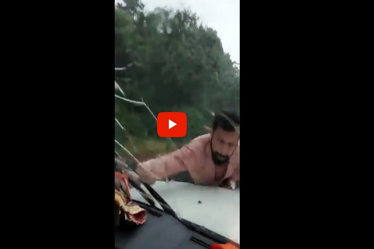 Overtake केल्याचा राग, Mumbai-Ahmedabad महामार्गावर तरुणांच्या filmy style भाईगिरीचा Live Video