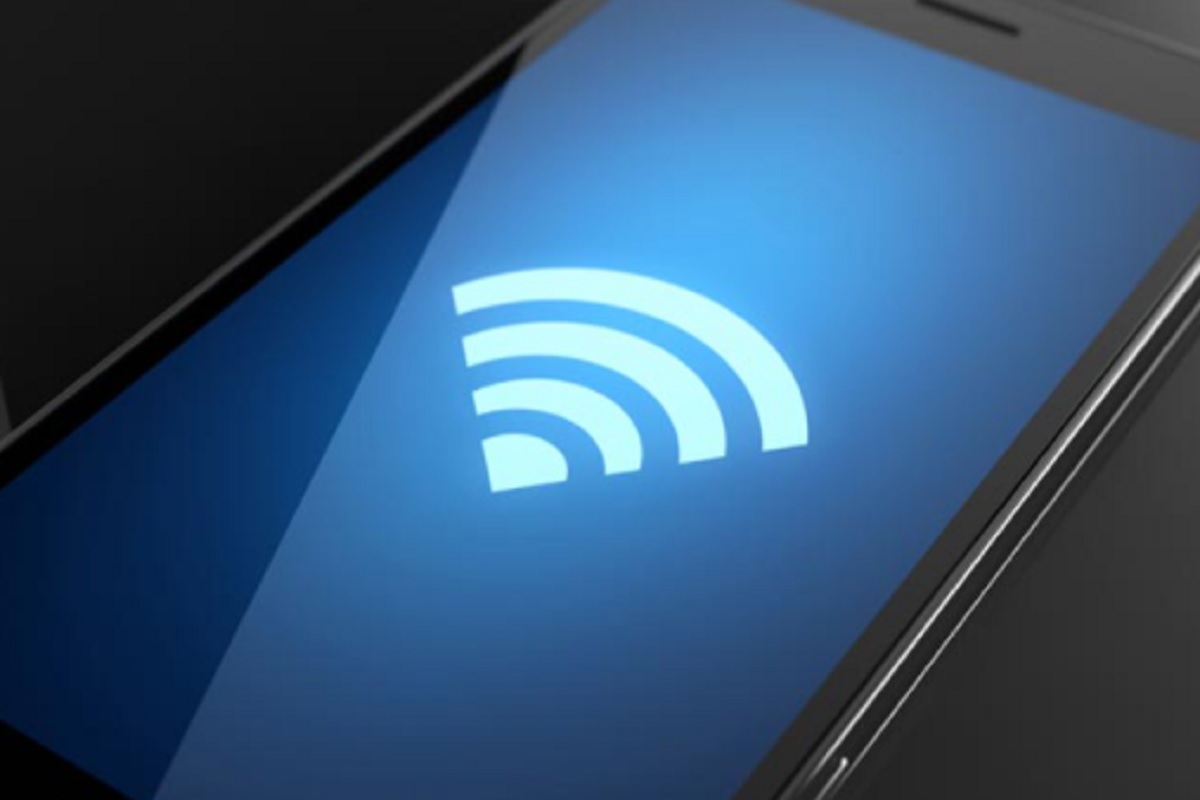 राउटरला सुरक्षित ठेवण्यासाठी चांगला-स्ट्राँग पासवर्ड (Password) सेट करावा लागेल. प्रत्येक राउटरला दोन पासवर्ड असतात, एक सेटिंग्ज आणि दुसरा WPA एक्सेस पासवर्ड.