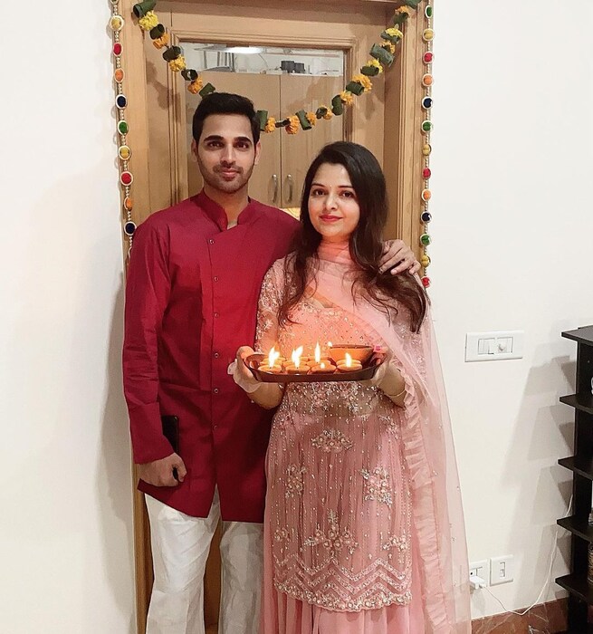 नुपूर एक इंजीनियर आहे. सुरूवातीला दिल्लीतील एका कंपनीत नोकरी करायची.