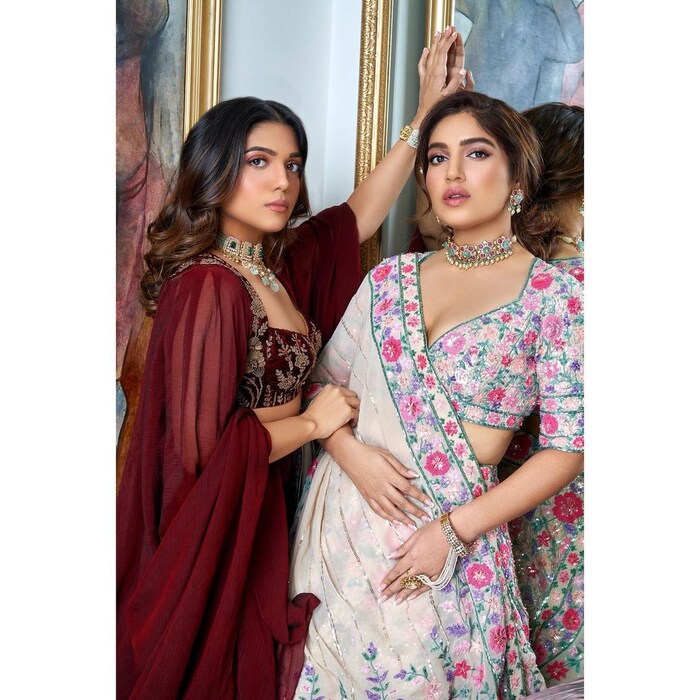 समिक्षा आणि भूमीने नुकतंच त्यांच्या आईसोबत एक फोटोशुट केलं होतं.