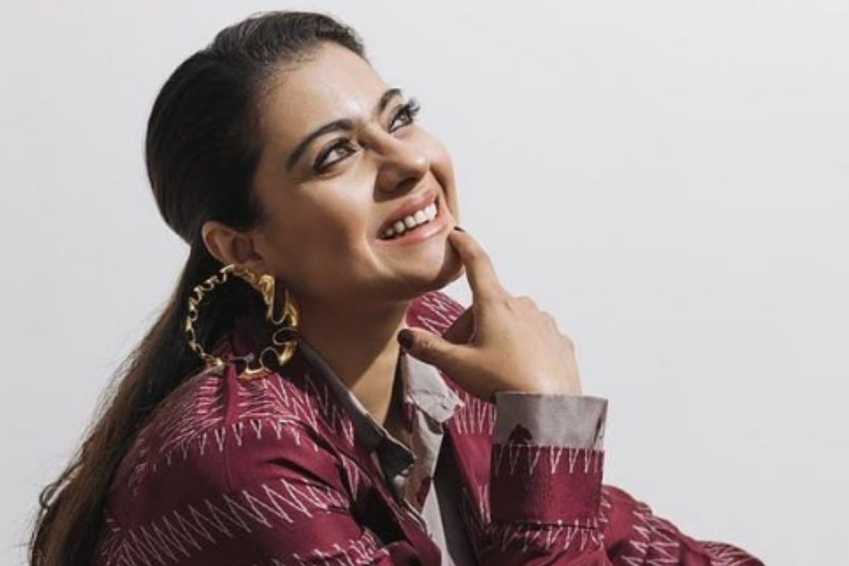बॉलिवूडची प्रसिद्ध आणि न्टखट अभिनेत्री म्हणून काजोलला ओळखलं जातं. ज्येष्ठ अभिनेत्री तनुजाची ती मुलगी आहे. काजोलचं जन्म 5 ऑगस्ट 1974मध्ये झाला होता. 