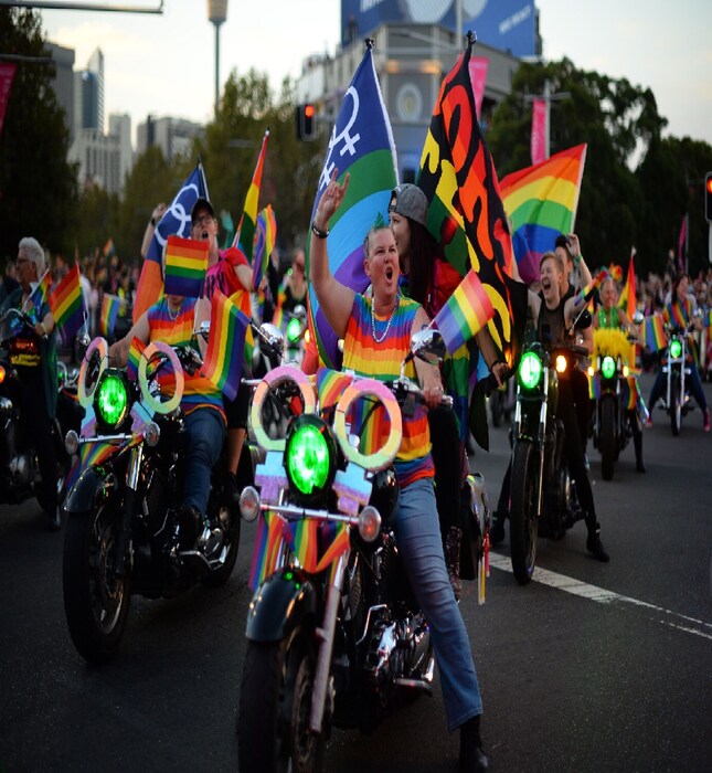 जीवाला असलेल्या धोक्याचा विचार करून त्याने एका मुलीशी लग्न करण्याचा निर्णय घेतला. हाच त्याच्या आयुष्यातील सर्वात कठीण निर्णय आहे. अजूनही त्याला भावनांशी लढावं लागतं. कधीकधी तर स्वतःलाच इजा पोहचवण्याचा प्रयत्न करतो. कारण, जिवंतपणी गुदमरतच जगावं लागणार आहे.