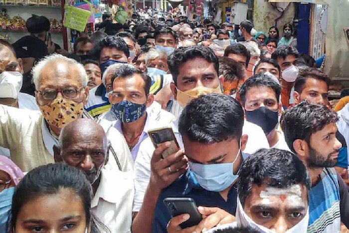 ठाण्यात दुसऱ्या लाटेत 86,732 प्रकरणांची नोंद झाली होती, जिथं तिसऱ्या लाटेच्या पीकमध्ये 1.3 लाख केसेस असतील आणि 911 आईसीयू बेड, व्हेंटिलेटर लागतील.