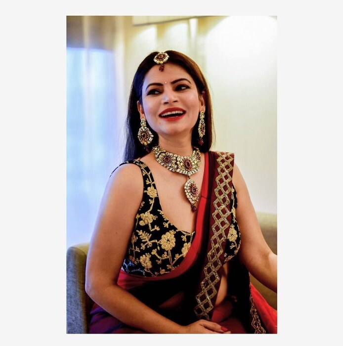 पण आपण वेळीच सावध झाल्याचं तिने म्हटलं. व तिचा पती सायबर डिपार्टमेंटला काम करतो. त्यामुळे लगेचच तिने तक्रार नोंदवली. असंही ती म्हणाली.