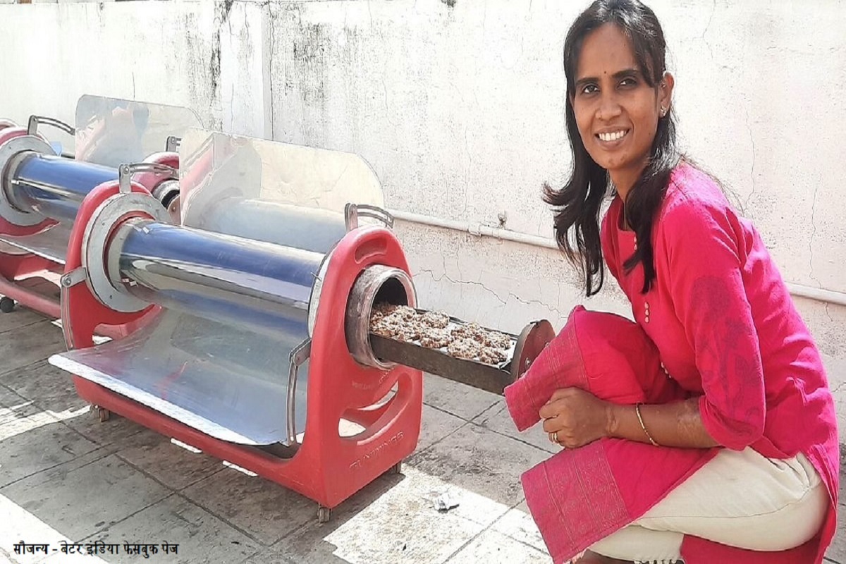 जालन्याच्या डॉक्टरची कमाल! सोलर कुकरवर कुकीज करायला शिकवून अनेक महिलांना दिला रोजगार; आहे 30 लाखांची उलाढाल