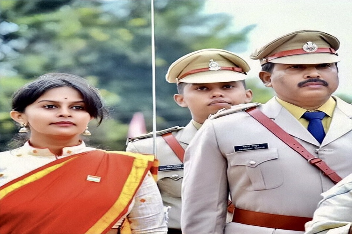 प्रियंका शुक्ला यांनी IAS ऑफिसर व्हावं असं त्यांच्या कुटुंबियांना वाटायचं