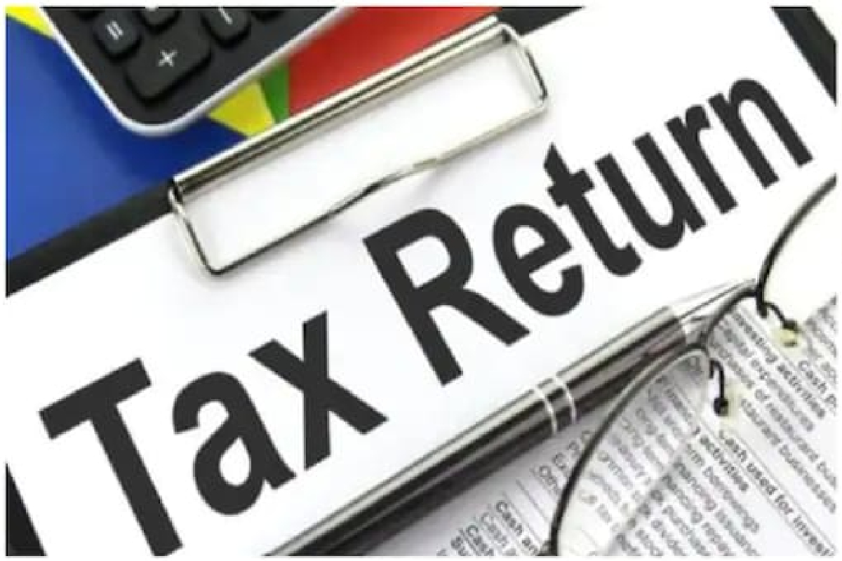 ITR Alert: उशीरा आयटीआर भरला तर द्यावा लागणार भरभक्कम दंड, या करदात्यांना मिळणार सूट