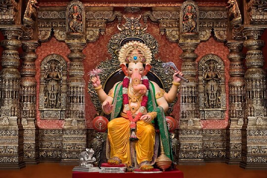 Ganesh Chaturthi 2021: प्राणप्रतिष्ठा झाल्यानंतर सकाळी 11 वाजल्यापासून मुंबईची शान 'लालबागचा राजा'चं ऑनलाईन दर्शन