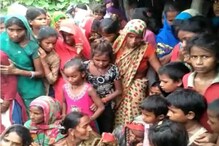 काळीज हेलावणारी बातमी! वडिलांच्या मांडीवरून बिबट्यानं चिमुकलीला पळवलं काळीज हेलावणारी बातमी! वडिलांच्या मांडीवरून बिबट्यानं चिमुकलीला पळवलं