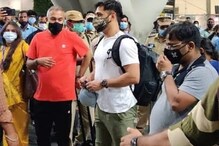 16 दिवस आणि 1400 किमी... धोनीच्या चाहत्याने हद्दच केली राव! 16 दिवस आणि 1400 किमी... धोनीच्या चाहत्याने हद्दच केली राव!