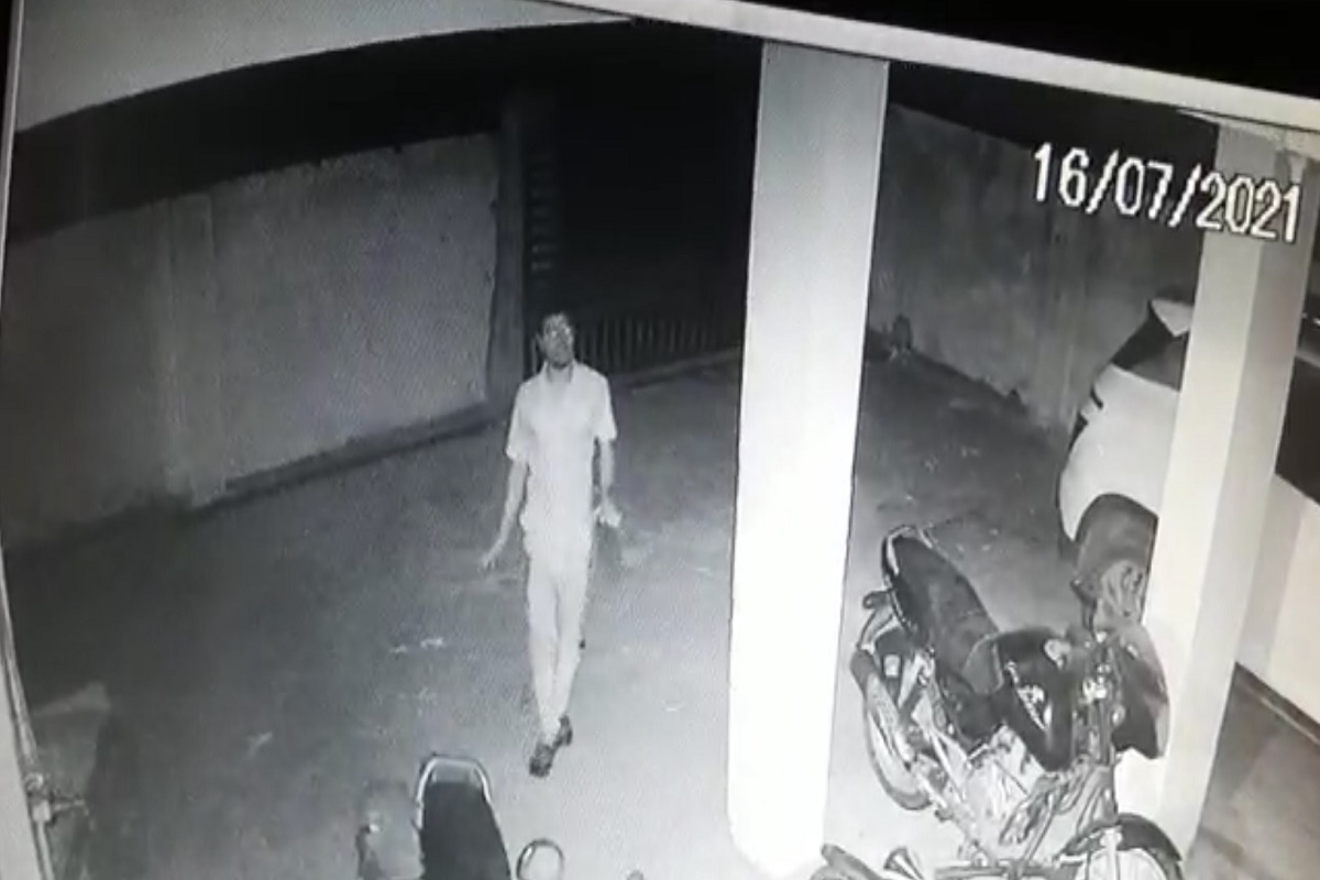 VIDEO: नागपुरात डान्सर पेट्रोल चोराचा धुमाकूळ, CCTV पाहून तुम्हीही व्हाल अवाक