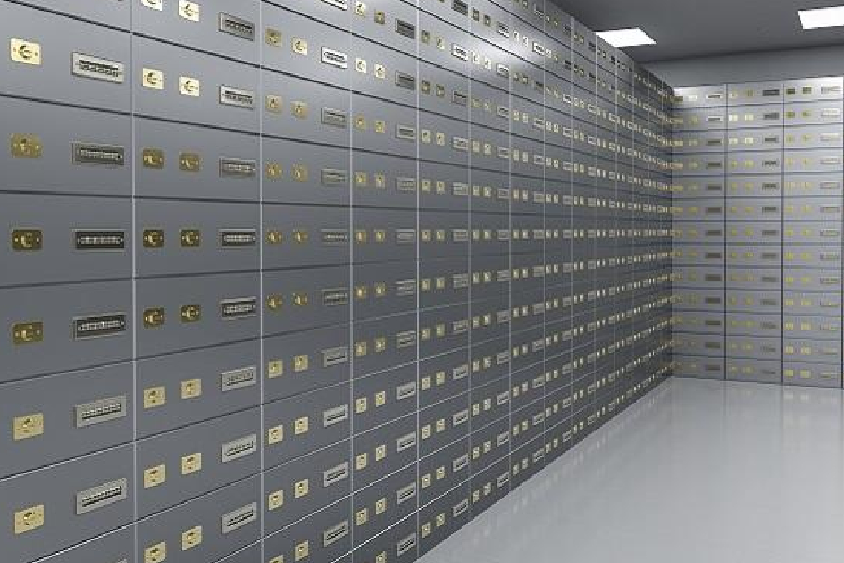 बँकेत लॉकर घेतला आहे का? ही चूक करू नका, अन्यथा...